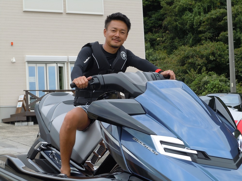豊川市の神谷様、FXクルーザーHOの納艇です。