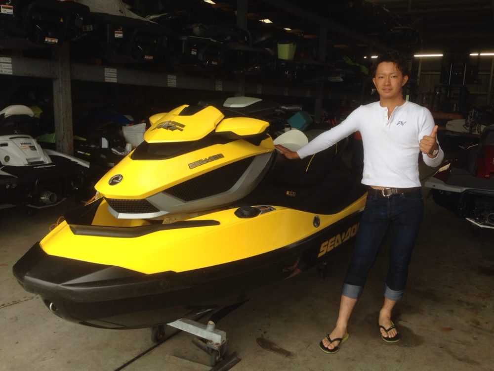 派手なカラーリングがお気に入り！RXT　iS　260納艇です！