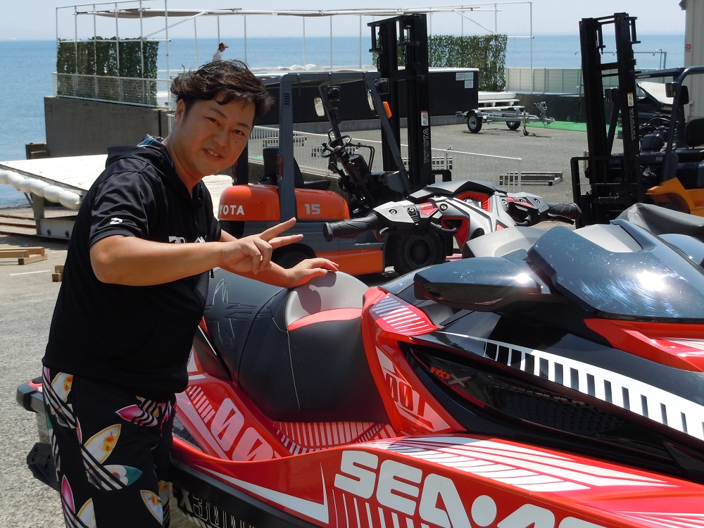 2艇目はシードゥーRXT-X300RS