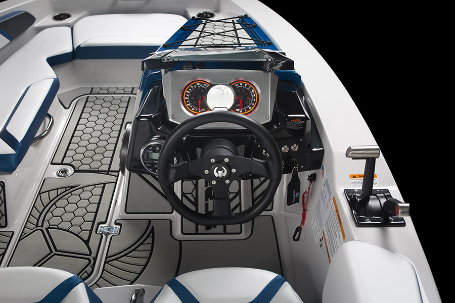 海のスポーツカー　スカラブ165インパルス