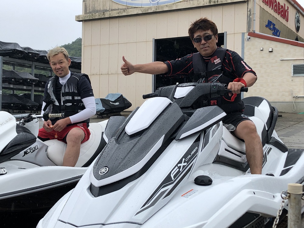 ホワイト大好き　FXクルーザーHO納艇です。