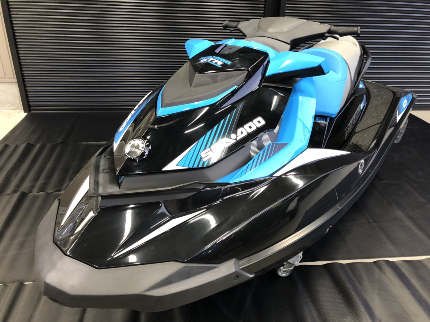 あの大人気モデルが、極上中古艇として帰ってきた！！