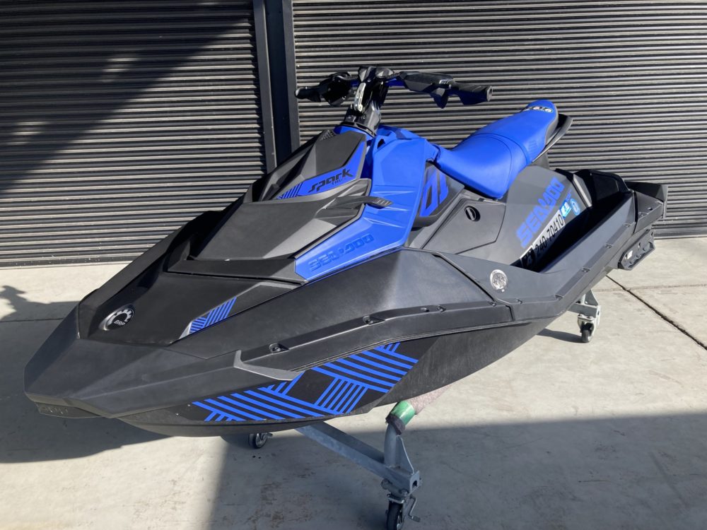 １０万円相当のオプションを装備！中古2022年SPARK TRIXX 3UP値下げしました！